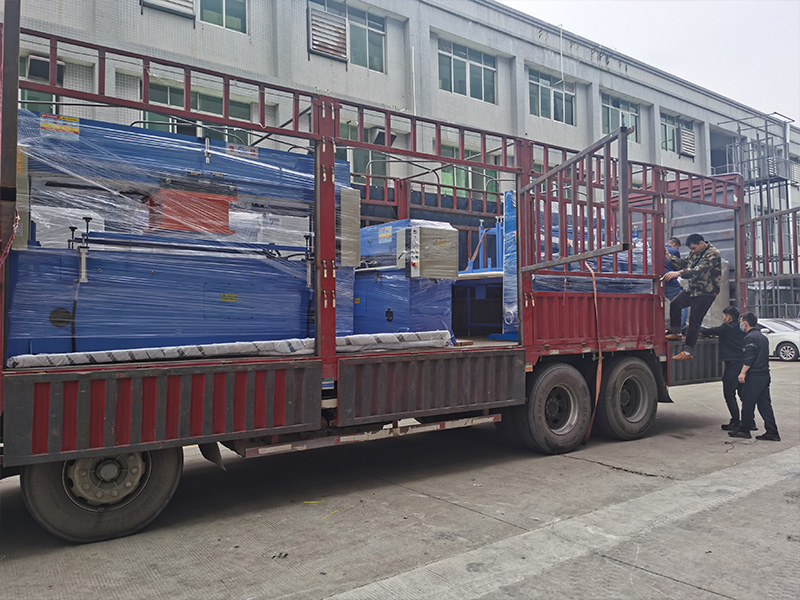 裁斷機發貨現場